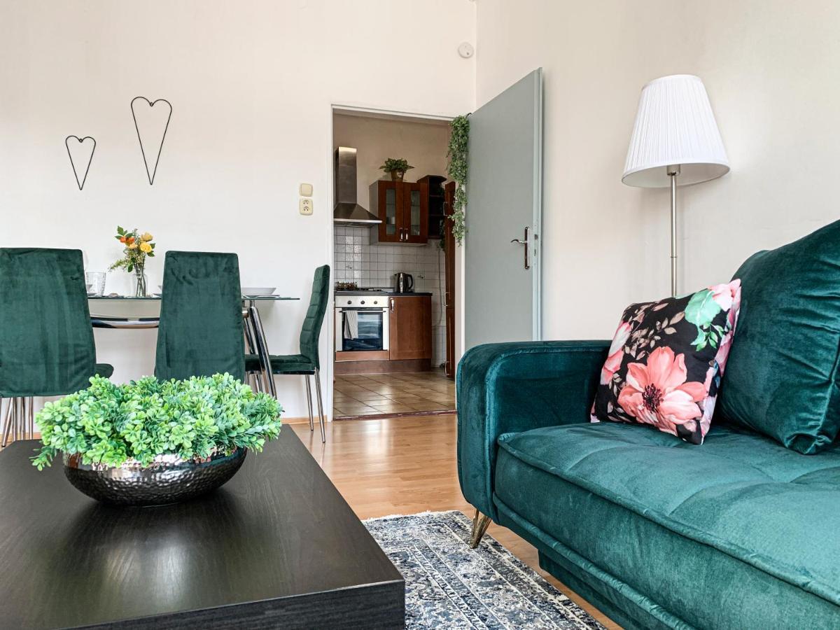 Cozy Downtown City Living Bratislava Esterno foto