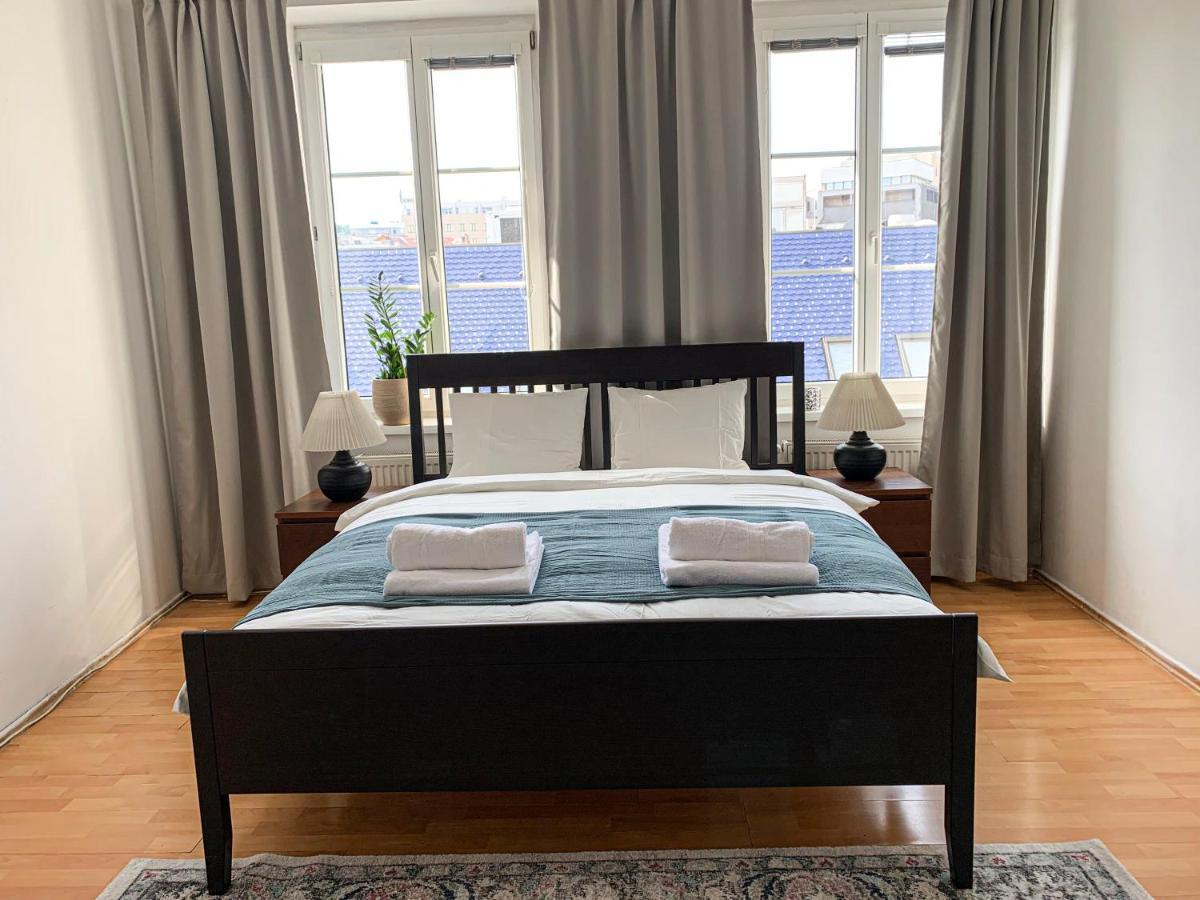 Cozy Downtown City Living Bratislava Esterno foto