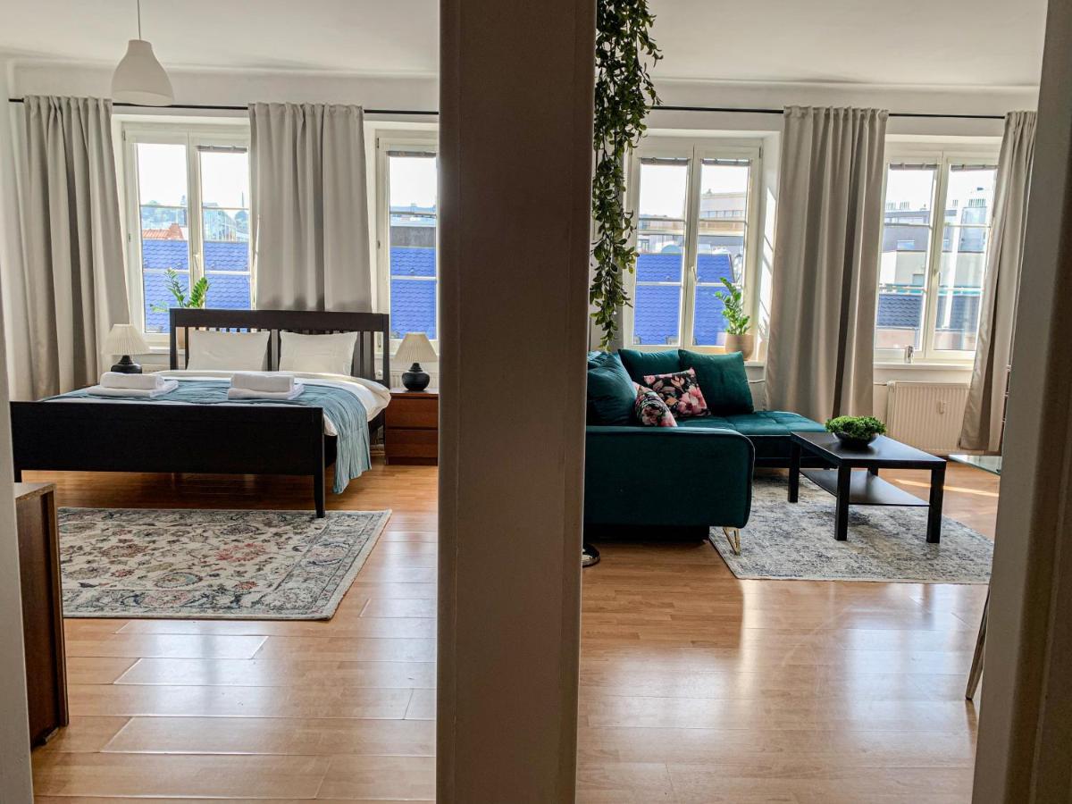 Cozy Downtown City Living Bratislava Esterno foto