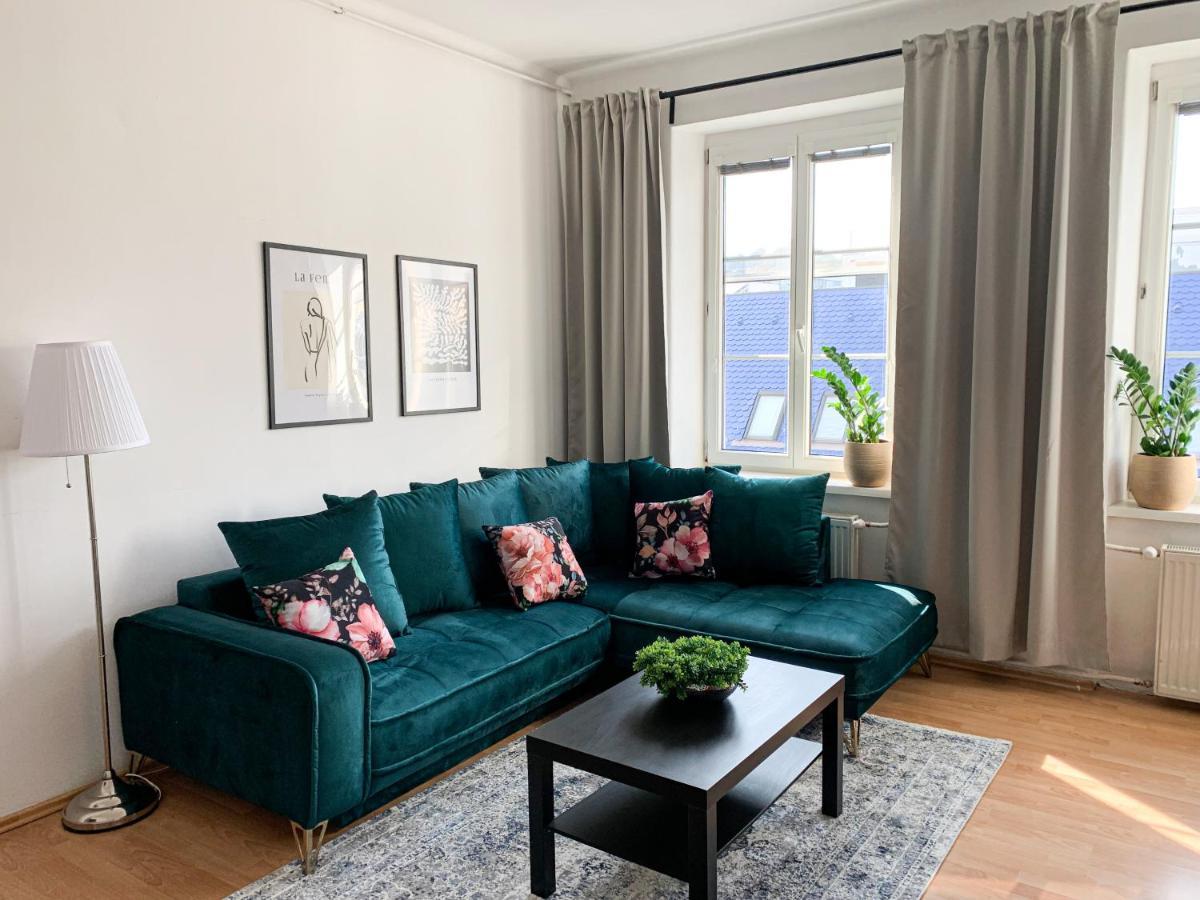 Cozy Downtown City Living Bratislava Esterno foto