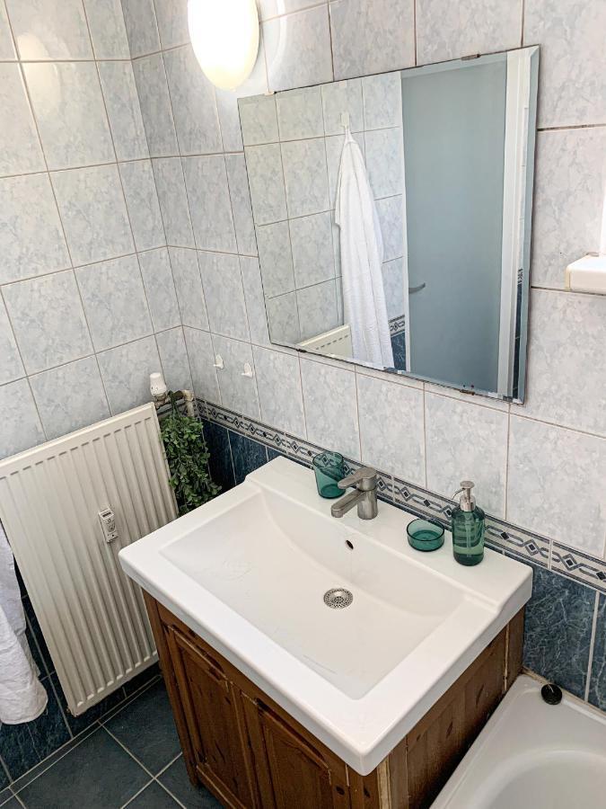 Cozy Downtown City Living Bratislava Esterno foto